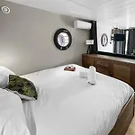 Bord Du Canal Du Rhone A Sete Sur 