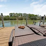 Bord Du Canal Du Rhone A Sete Sur 