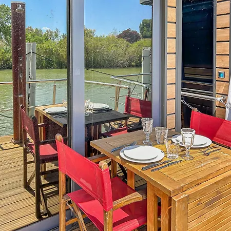 Bord Du Canal Du Rhone A Sete Sur 