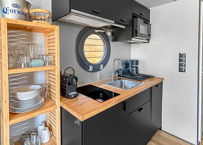 Bord Du Canal Du Rhone A Sete Sur 