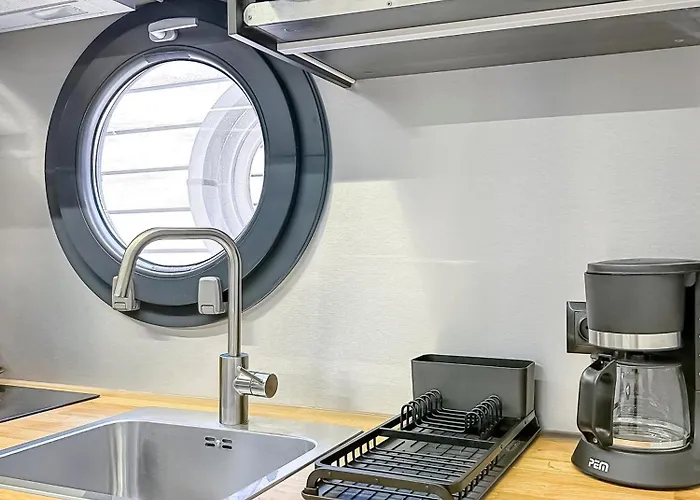 Bord Du Canal Du Rhone A Sete Sur 