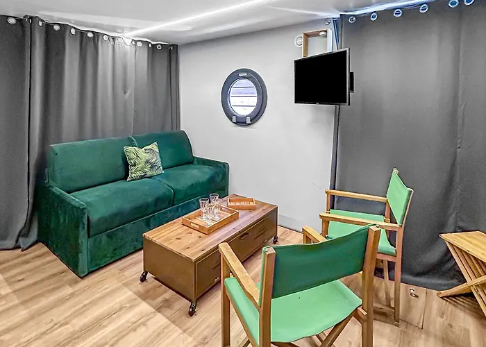 船上ホテル Bord Du Canal Du Rhone A Sete Sur 